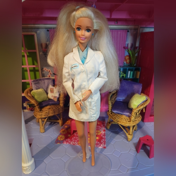 1997 Dentist Barbie - Picture 4 of 5